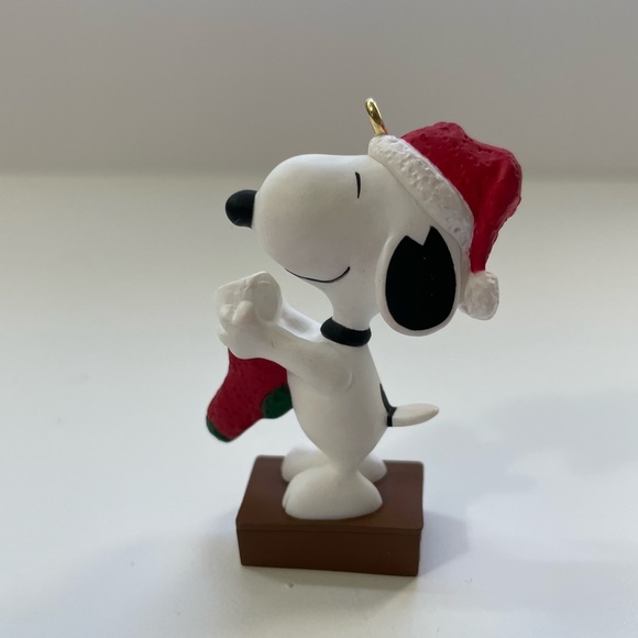 Snoopy Hallmark Keepsake Christmas Ornament 50th Anniversary 1999 - Picture 1 of 16